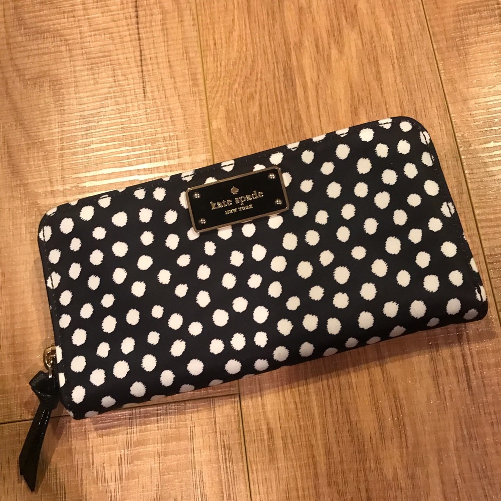 Kate spade dot wallet